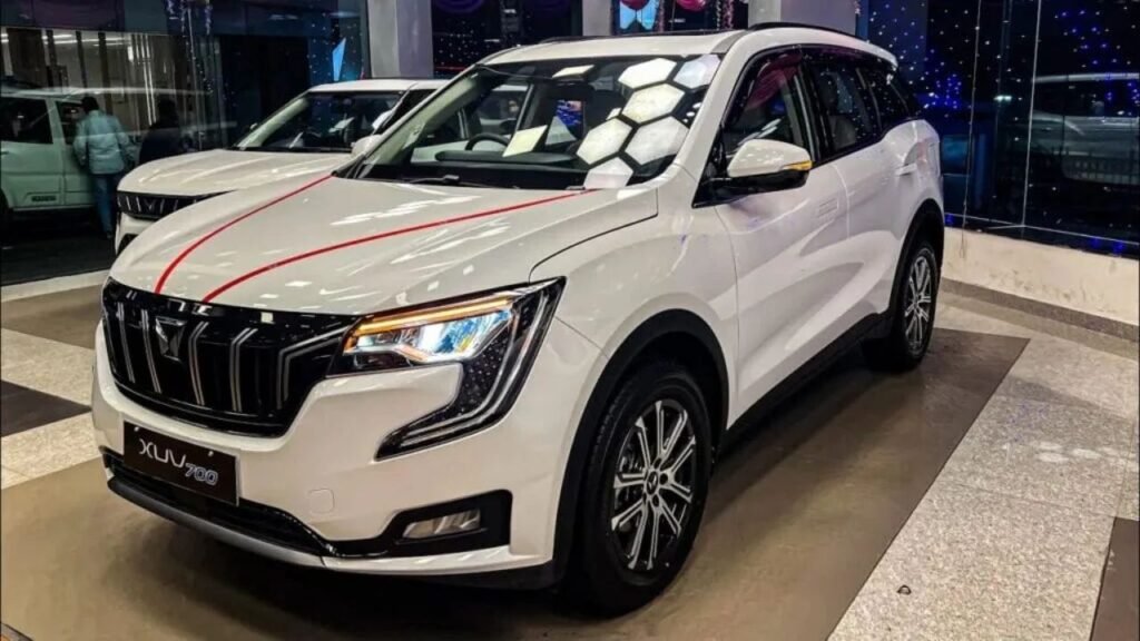 Mahindra XUV700: Redefining Premium SUVs for Indian Roads 2 Mahindra XUV700 Redefining Premium SUVs for Indian Roads 1